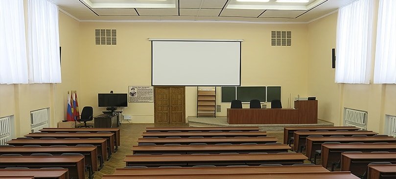 Завершение оснащения Конференц зала аудиовизуальными системами в Казанском учебном учреждении.